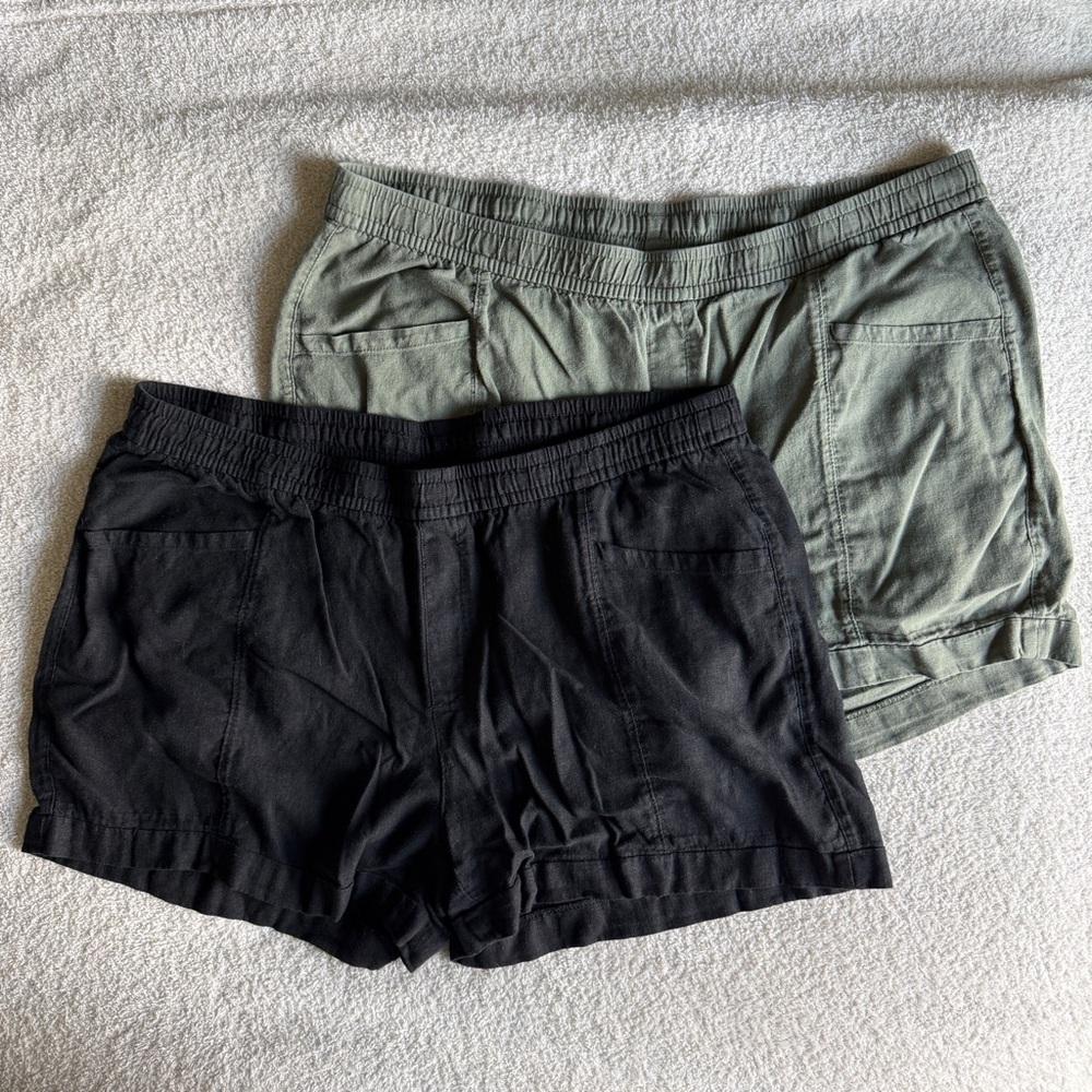 Old Navy Black and Olive Green Elastic-Waist Pocket Shorts Duo